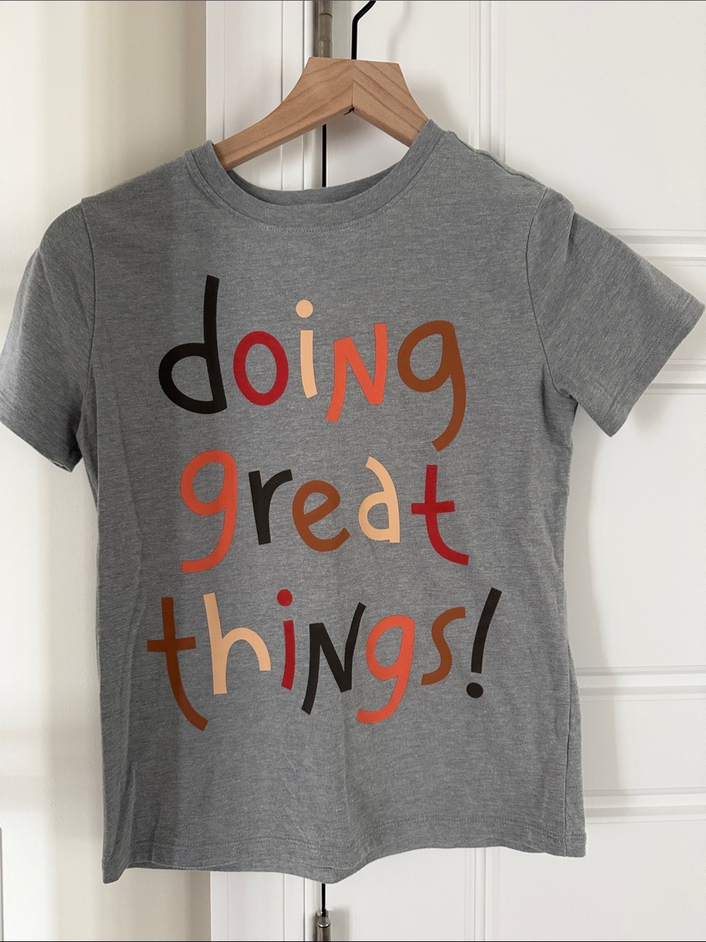 Kids Gray 'Doing Great Things!' Short Sleeve Tee